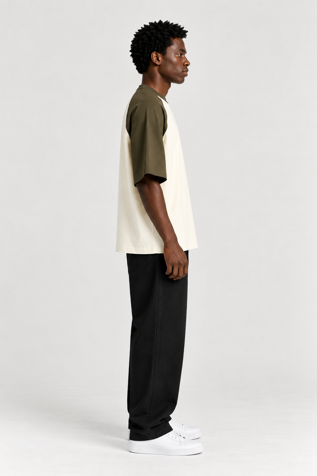 CONTRAST RAGLAN T-SHIRT